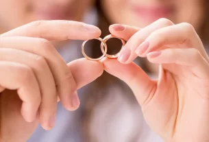 Alianças simbolizando o perdão no casamento.